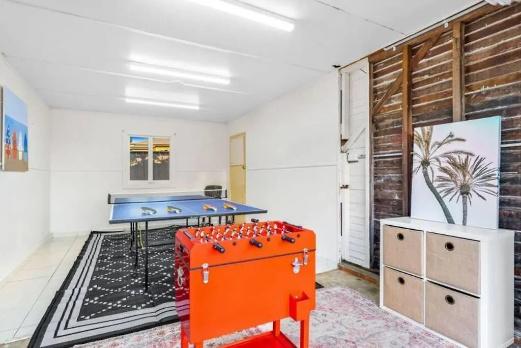 Beachbox - Stones Throw From The Beach Torquay